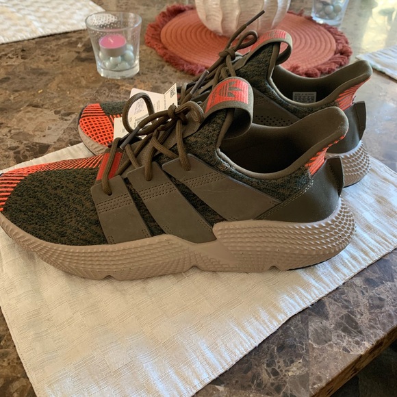 Men’s size 11 Adidas - Picture 2 of 4